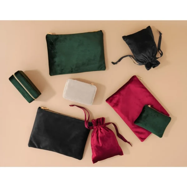 Aksamitne Podróżne Pudełko Na Biżuterię BG710 Set